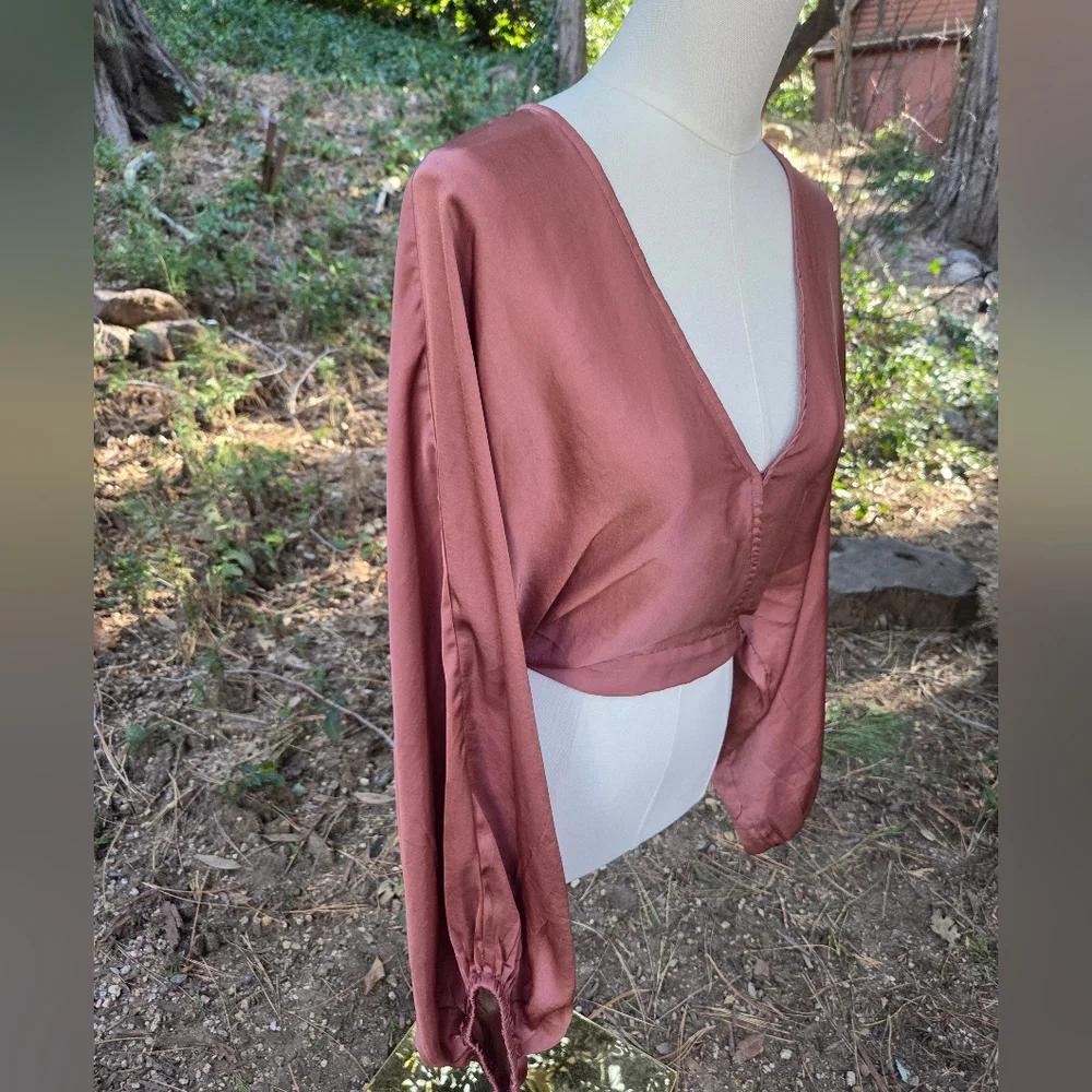 Free People Elegant Rose Pink V-Neck Bell Sleeve Women's Top - Picture 5 of 7